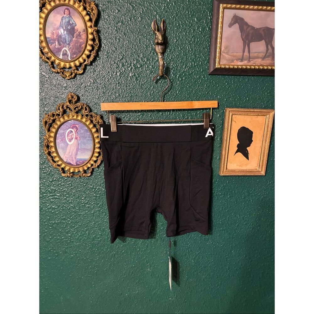 AYBL Women's Staple Seamless Training Shorts in Black NWT | Size: Medium